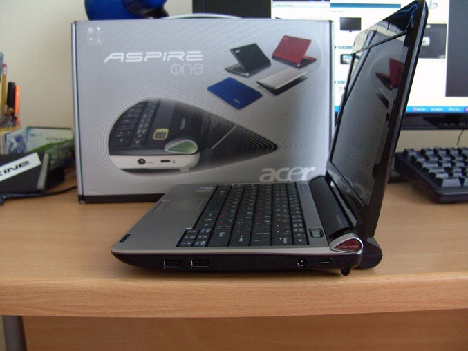 Acer-Aspire-One-Review-right