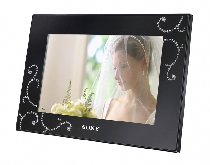 Sony DPF-D72NBQ digital photo frame