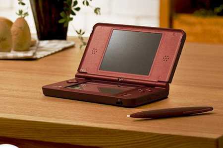 Nintendo DSi LL Whine Red.