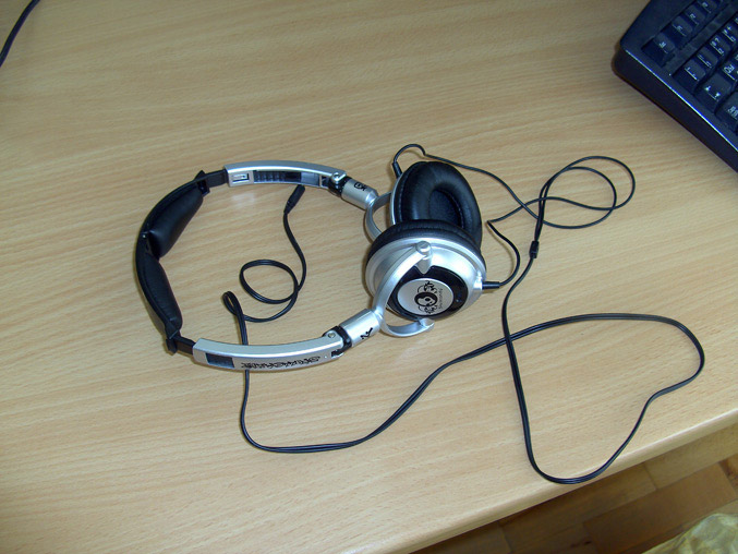 HiTechReview SkullCandy Lowrider Review