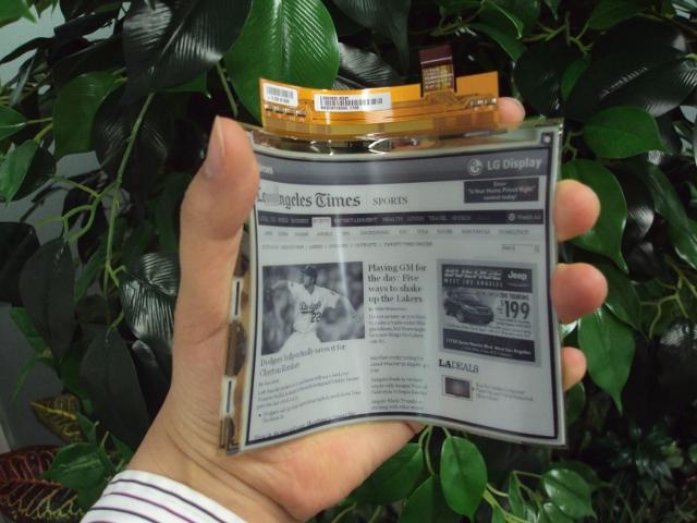 LG plastic e-paper display