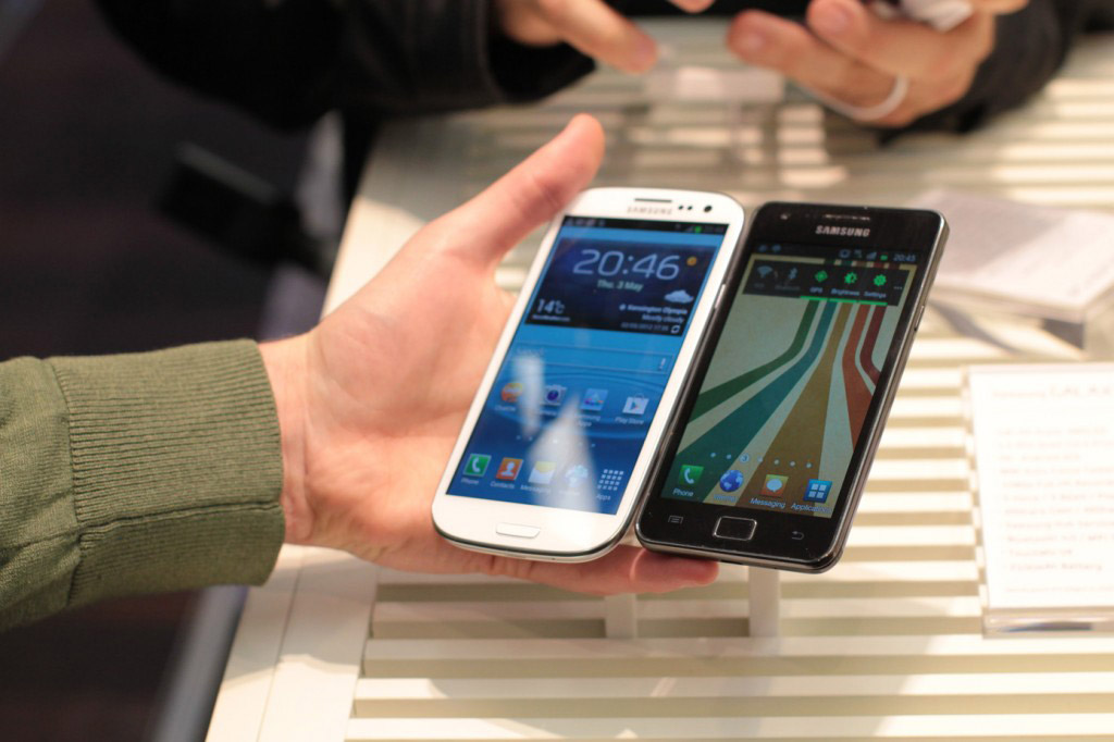 Samsung Galaxy S 3 vs Galaxy S 2